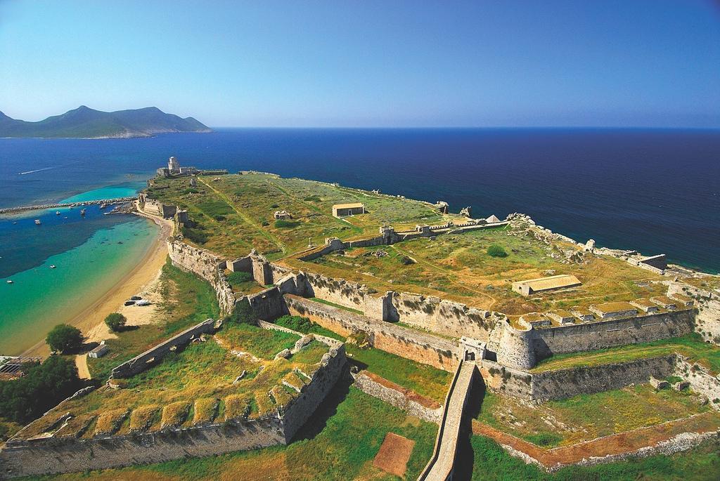 Finiki Plaza Aparthotel Methoni  Exterior foto