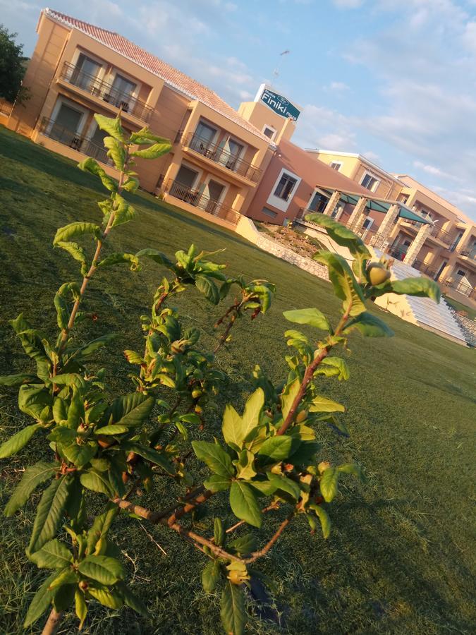 Finiki Plaza Aparthotel Methoni  Exterior foto
