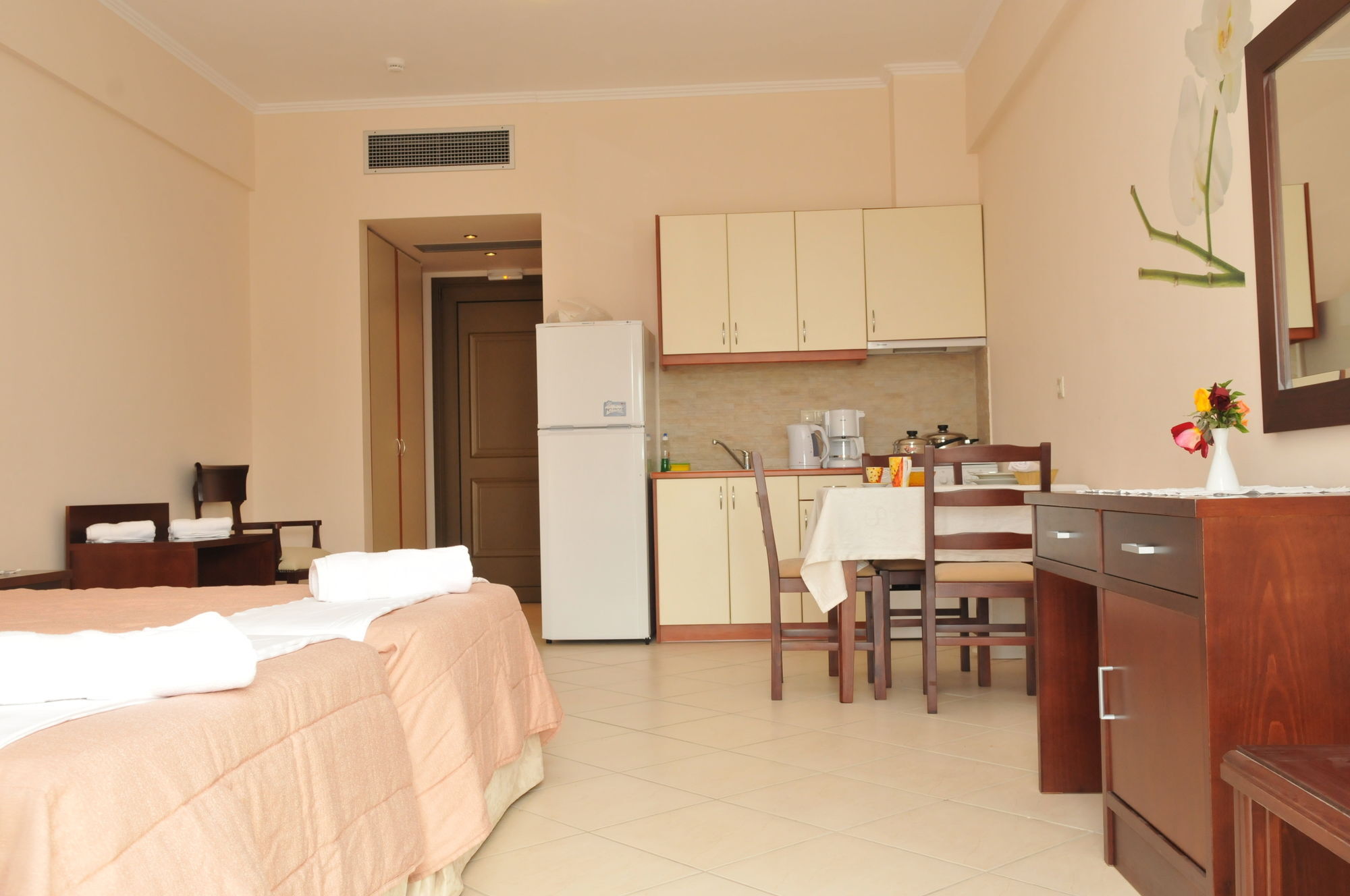 Finiki Plaza Aparthotel Methoni  Exterior foto