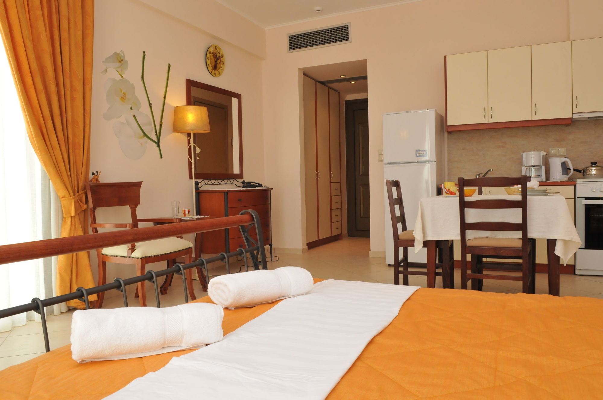 Finiki Plaza Aparthotel Methoni  Exterior foto